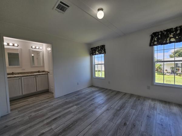 2023 Champion SIG3482C Mobile Home