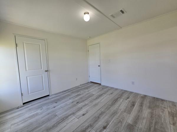 2023 Champion SIG3482C Mobile Home