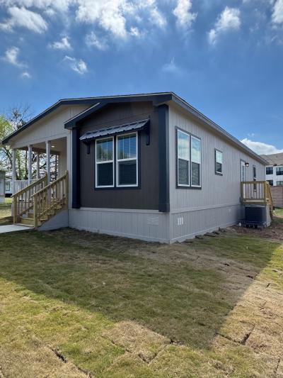 Photo 3 of 10 of home located at 900 Broken Feather Trl 47 Pflugerville, TX 78660