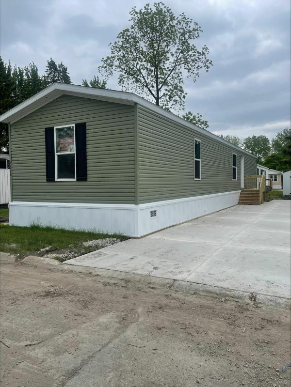 Photo 1 of 2 of home located at 1788 N Freshman Drive Lot Nf1788 Saginaw, MI 48604