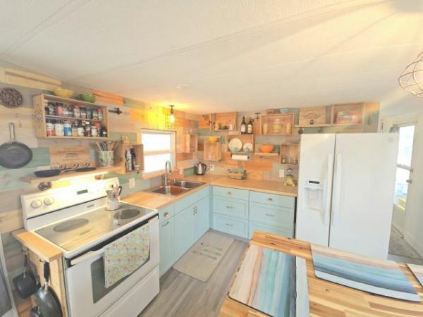 1968 PARK HS Manufactured Home