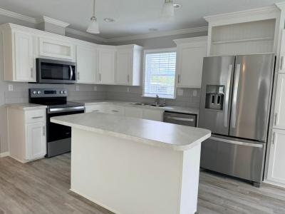 Photo 3 of 20 of home located at 5220 S.w. 33rd Street Davie, FL 33314