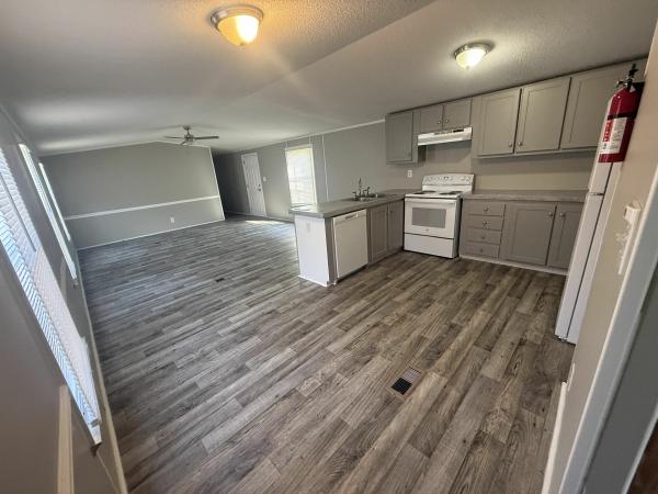 Photo 1 of 2 of home located at 3133 S Oliver Dr Lot O3133 Florence, SC 29505