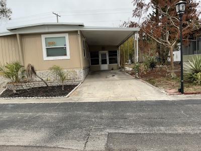 Photo 4 of 11 of home located at 15437 Lakeshore Villa Drive Tampa, FL 33613