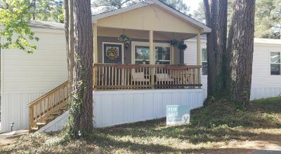 Mobile Home at 1408 Hill Pine Huntsville, TX 77340