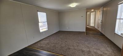 Photo 3 of 7 of home located at 722 Cour Ville Warren, MI 48091