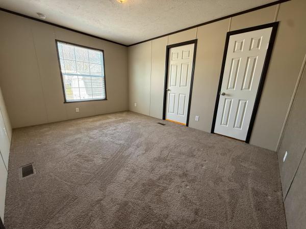 2017 Redman Advantage 11  Home