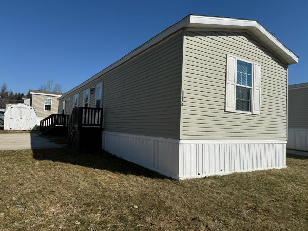 2017 Redman Advantage 11  Home