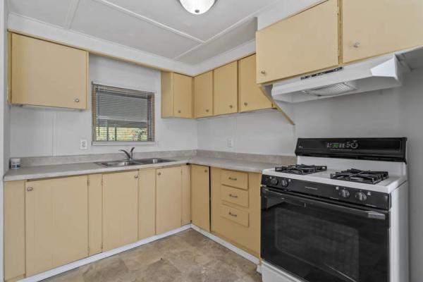 1968 Kaufman&Broad Manufactured Home