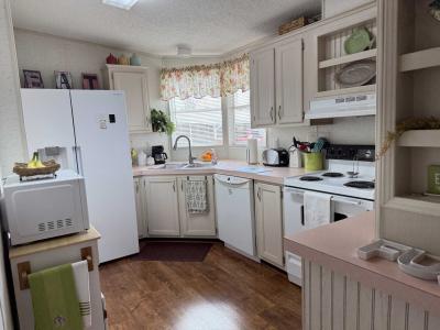 Photo 4 of 8 of home located at 366 Lake Erie Lane Mulberry, FL 33860