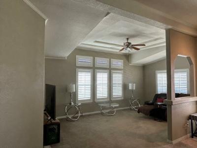 Photo 2 of 40 of home located at 15455 Glenoaks Blvd, Sp.568 Sylmar, CA 91342