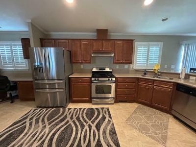 Photo 4 of 40 of home located at 15455 Glenoaks Blvd, Sp.568 Sylmar, CA 91342