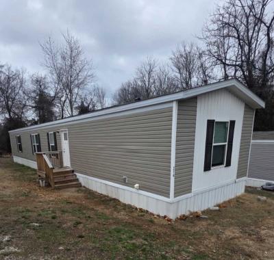 Photo 2 of 21 of home located at 2710 N Farm Rd 137 #214 Springfield, MO 65803