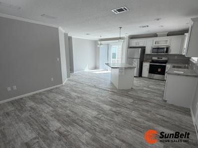 Photo 4 of 22 of home located at 4550 Hidden Harbor Drive Leesburg, FL 34748