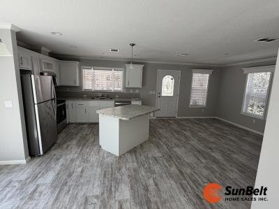 Photo 5 of 22 of home located at 4550 Hidden Harbor Drive Leesburg, FL 34748