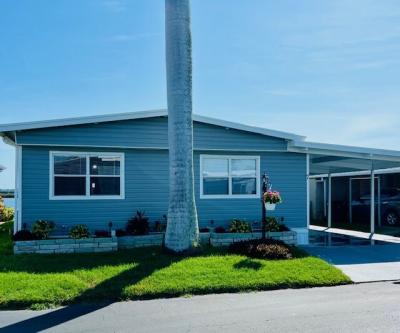 Photo 4 of 29 of home located at 327 3rd St Dr W # 7 Palmetto Fl, FL 34221