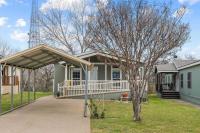 2017 CHAMPION HOME BUILDERS, INC.  04CHGCH2842A Mobile Home