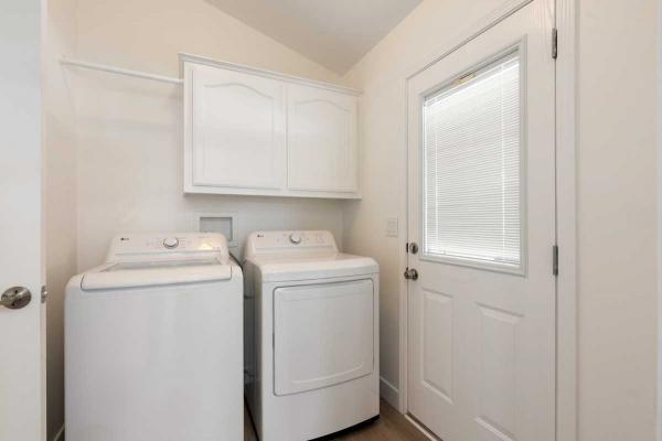 2007 Hallmark-Southwest 241930J Manufactured Home