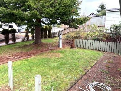 Photo 4 of 18 of home located at 1214 Embarcadero Circle Coos Bay, OR 97420