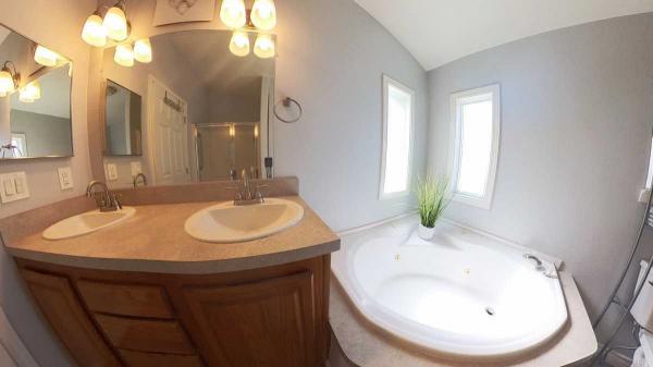 2003 Skyline Oak Manor Manufactured Home