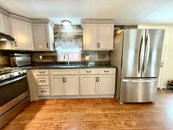 1972 Park Estate Mobile Home