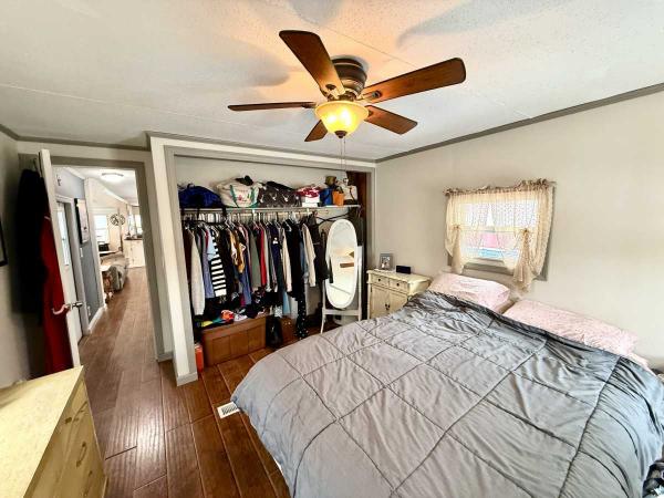 1972 Park Estate Mobile Home