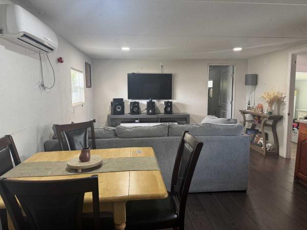 Photo 1 of 2 of home located at 11940 N Us Hwy 301 Lot 69 Thonotosassa, FL 33592