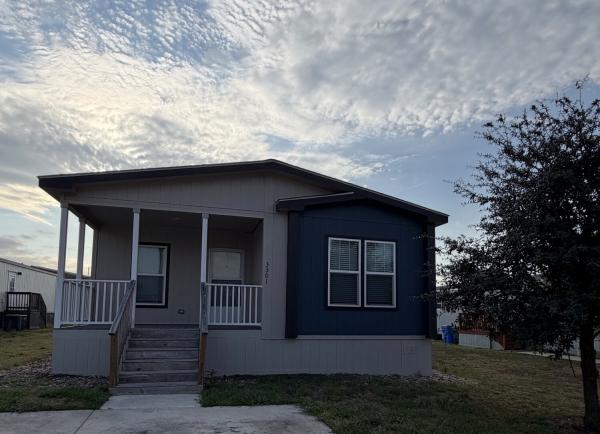 Photo 1 of 2 of home located at 3301 Windy Shelf Bnd Pflugerville, TX 78660