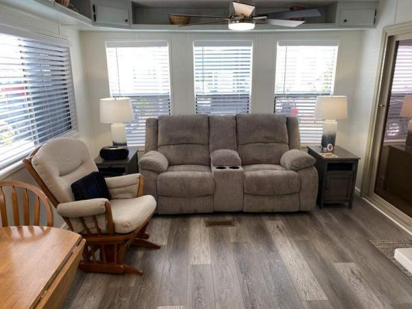 1988 Skyline Manufactured Home