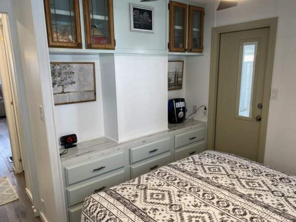 1988 Skyline Manufactured Home