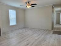 2022 Champion RA1670216 Mobile Home