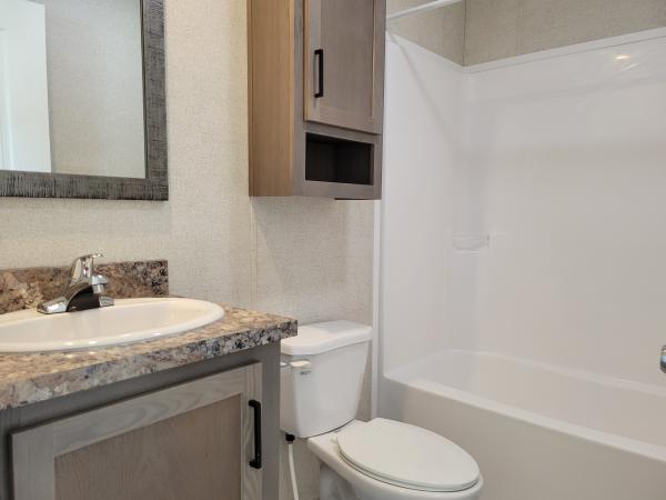 2022 Champion RA1670216 Mobile Home