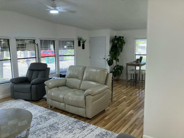 1989 Palm Harbor HS Manufactured Home