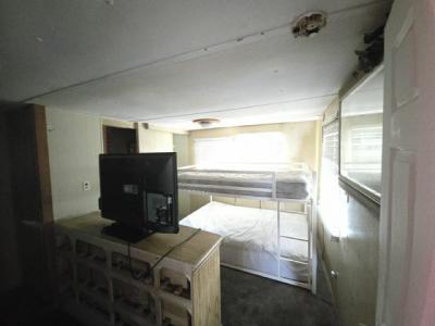 Photo 5 of 7 of home located at 4000 24th St N Unit 821 Saint Petersburg, FL 33714