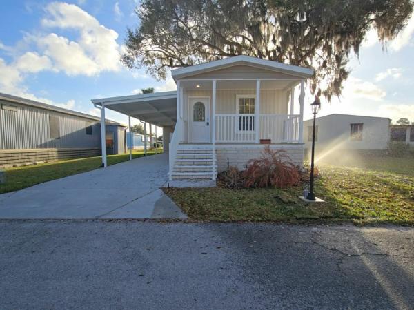 Photo 1 of 2 of home located at 1016 Century Drive Wildwood, FL 34785