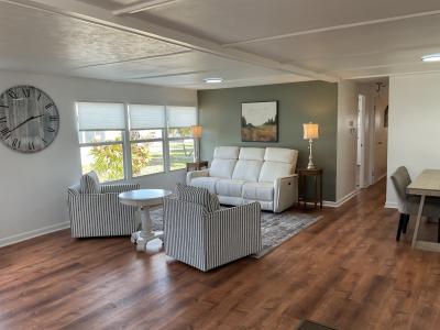 Photo 4 of 12 of home located at 3901 Bahia Vista St. #218 Sarasota, FL 34232