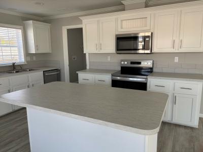 Photo 4 of 13 of home located at 3127 Saralake Dr., North Sarasota, FL 34239