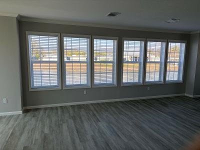 Photo 5 of 11 of home located at 3127 Saralake Dr., North Sarasota, FL 34239