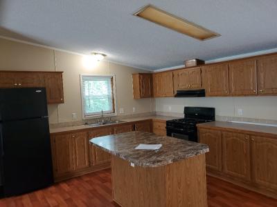 Photo 4 of 10 of home located at 39173 Montana Dr Romulus, MI 48174