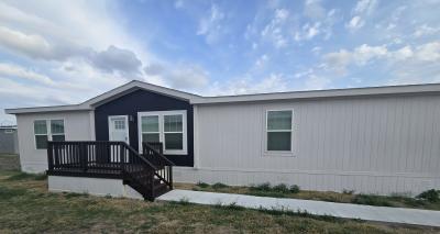 Photo 5 of 12 of home located at 440 Dunn Drive Kyle, TX 78640