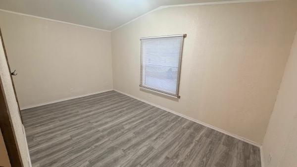 2004 FLEETWOOD FESTIVAL Mobile Home