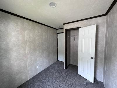 Photo 5 of 9 of home located at 533 Courtland Lane Muskegon, MI 49442