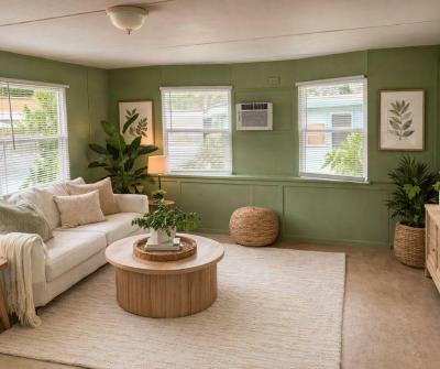 Photo 2 of 15 of home located at 10720 54th Avenue N, Lot 13 Saint Petersburg, FL 33708