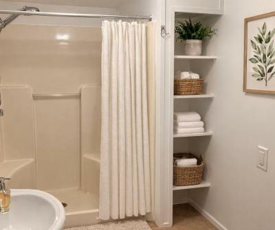 Photo 5 of 15 of home located at 10720 54th Avenue N, Lot 13 Saint Petersburg, FL 33708