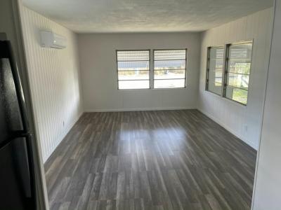 Photo 4 of 10 of home located at 5 Tavares Road Mount Dora, FL 32757