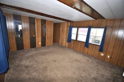 Photo 5 of 11 of home located at 1515 Indigo Drive Oshkosh, WI 53085