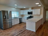 1980 Roberts Castlewood Manufactured Home