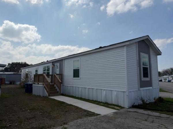 Photo 1 of 2 of home located at 4846 Laura Ln #172 Kirby, TX 78219