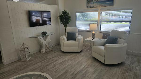 1986 Palm PH4467 Mobile Home