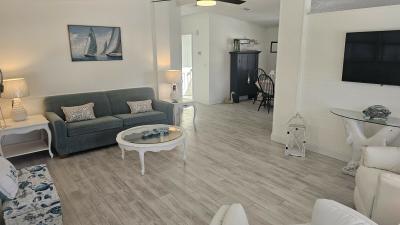 Photo 5 of 31 of home located at 7155 W Lincolnshire Drive Homosassa, FL 34446